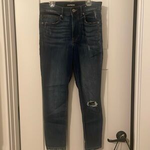 Express size 4S ankle legging jeans with distressed knee
